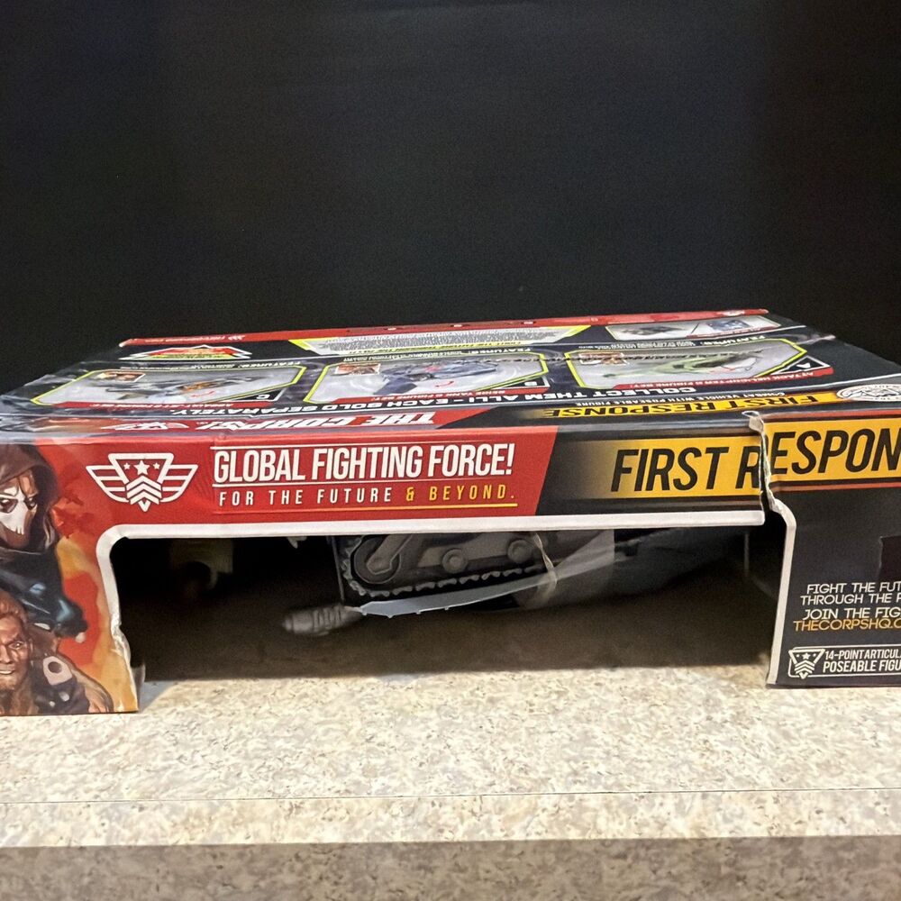 The Corps! ~ First Response Combat Vehicle ~ Siege Tank & Titan -damaged box - Picture 2 of 3